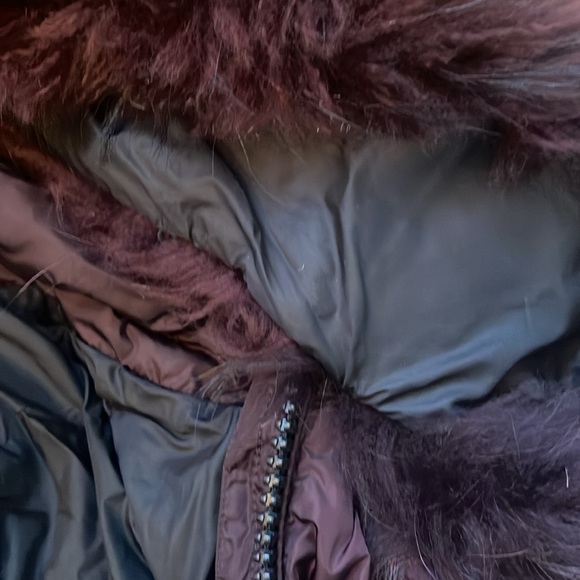Moncler like new worn once burgundy asiatic raccoon fur collar jacket size 1 - Picture 6 of 16
